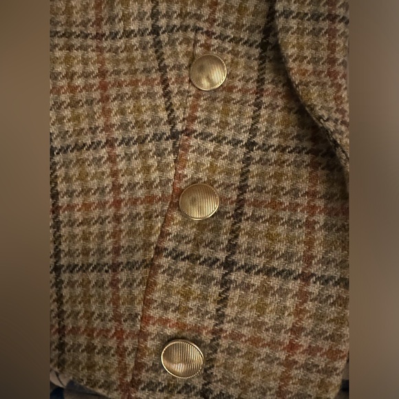 L'AGENCE
Inez Cropped Blazer - Picture 7 of 8